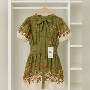 Holiday Cottage Girl Large Farmhouse Floral Puff Sleeve Bow Holiday Gift New